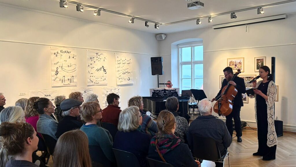 Dette billede har en tom ALT-egenskab (billedbeskrivelse). Filnavnet er KoncertKobjaelde-1-1024x580.jpg